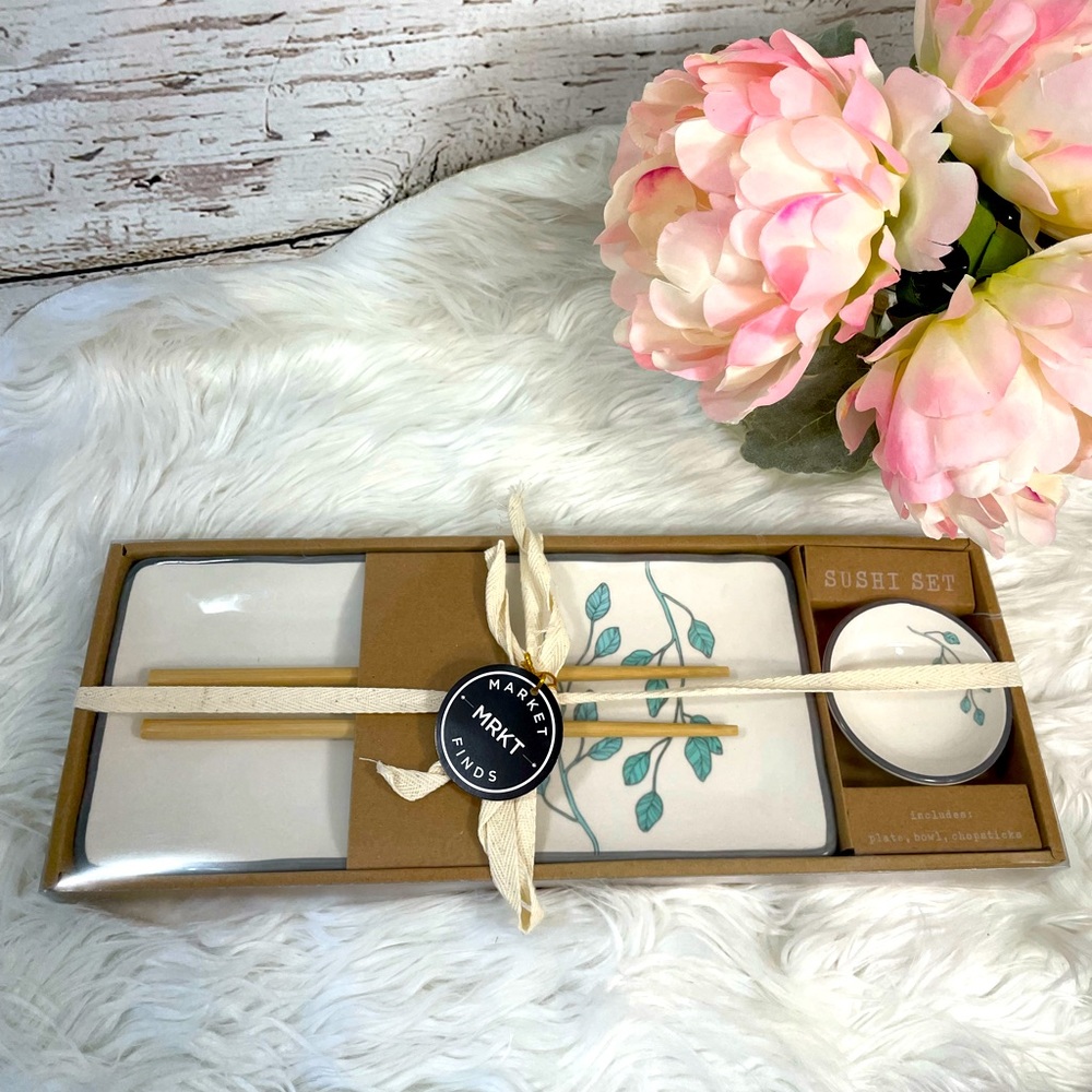 Sushi set New in box 📦 Beautiful teal leaf design